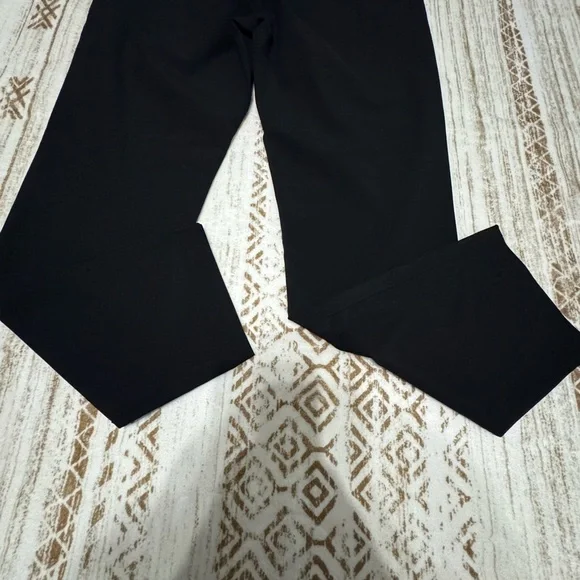 NWOT Women’s Vuori Black Miles Ankle Pants Size SMALL - Picture 9 of 9